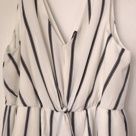 Black and white striped romper with pockets! - Picture 2 of 5